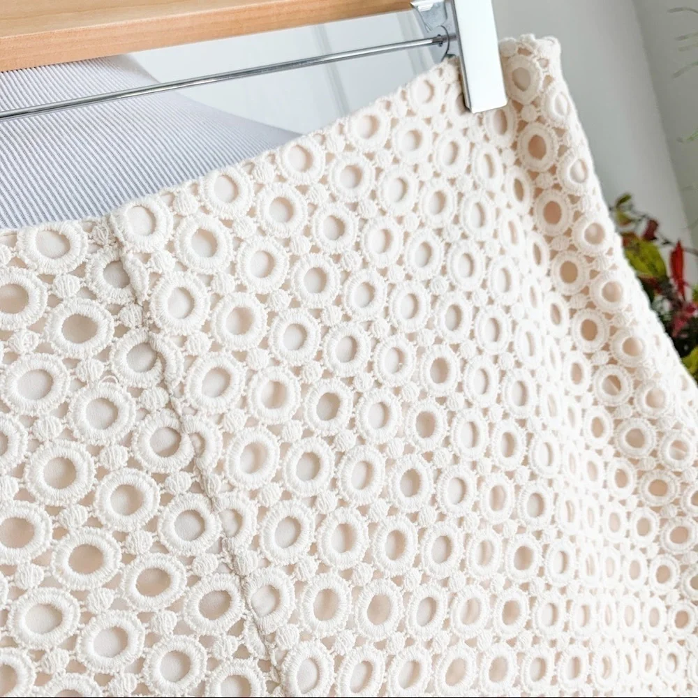 Banana Republic Cream Eyelet Lace Shorts